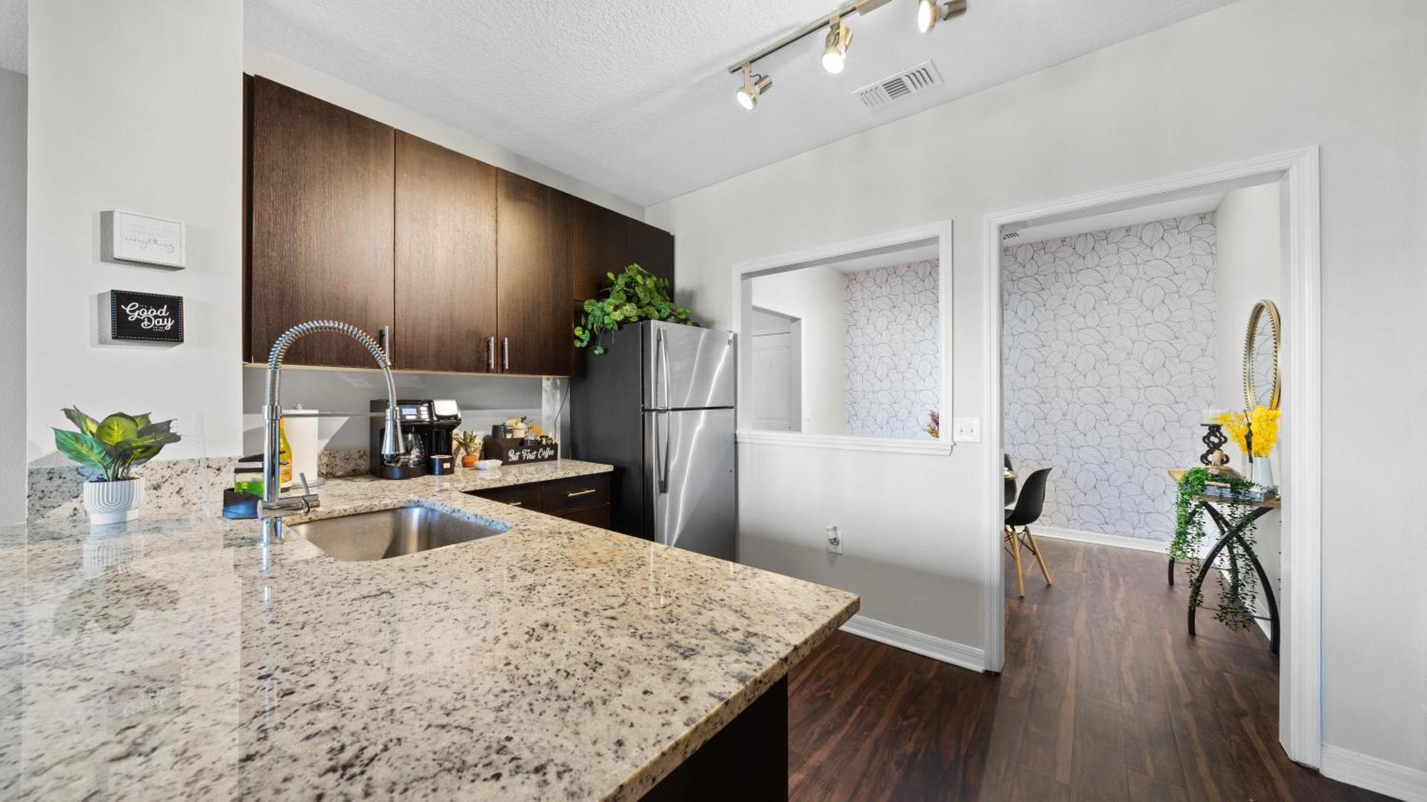 Апартаменты Cozy 2Br2Ba Gem-Near Airport Тампа Экстерьер фото